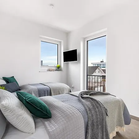 Dock 76 Bridge - Penthouse